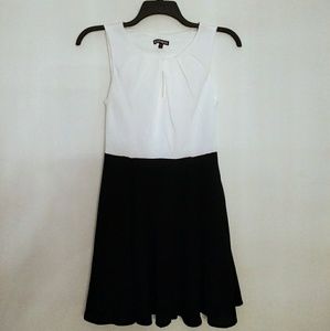 DRESS - B&W Skater Dress with Front Keyhole